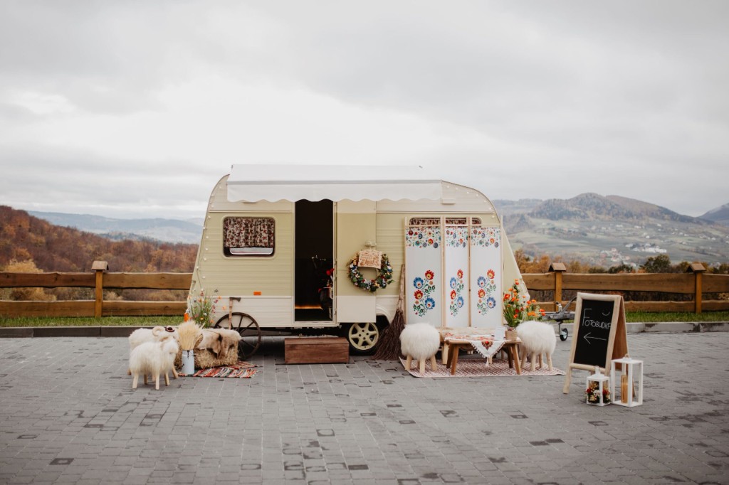 Styl folk fotoprzyczepy